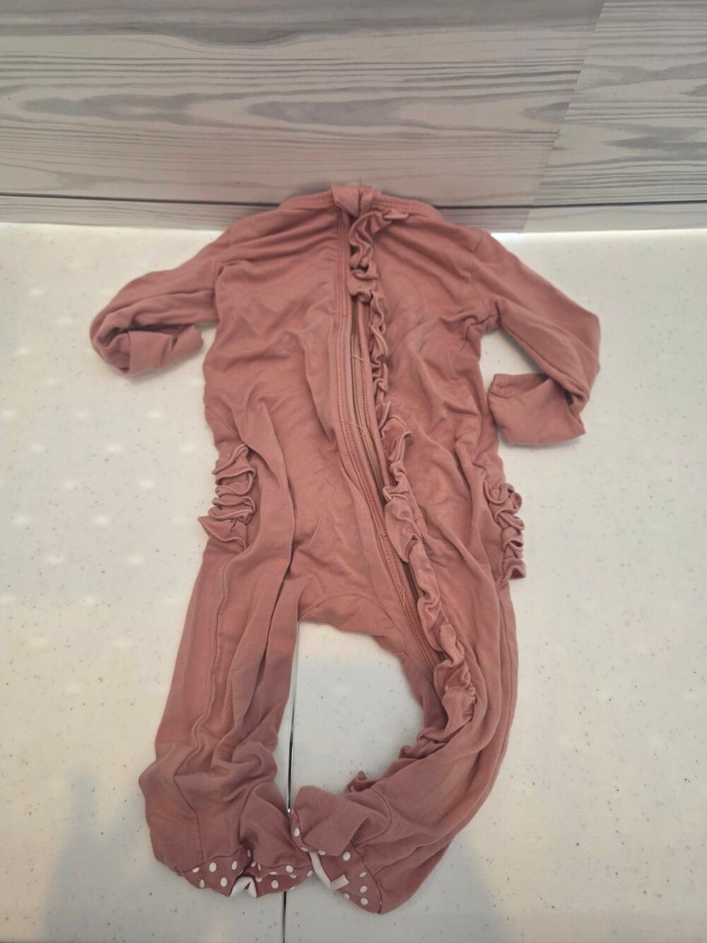Caden Lane Footed One-piece Baby Girls 0-3 Months Pink Bamboo Ruffle Zip Pajamas